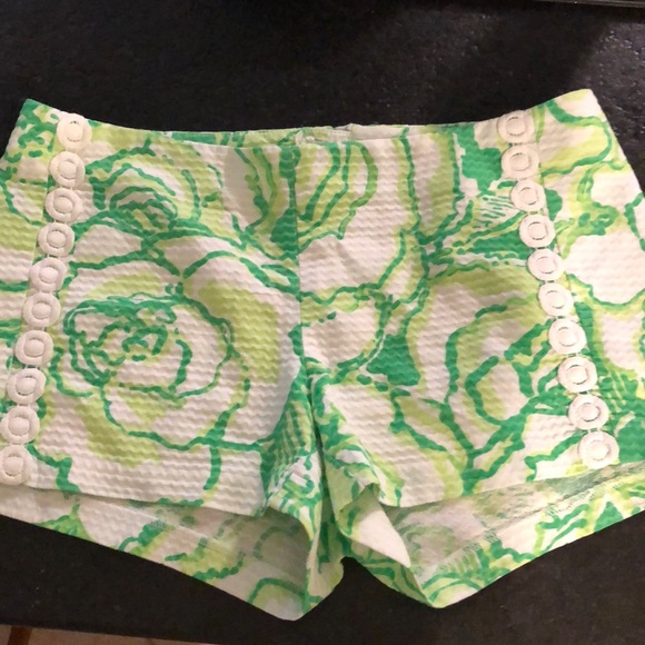 Lilly Pulitzer shorts size 6 worn once - Picture 1 of 3